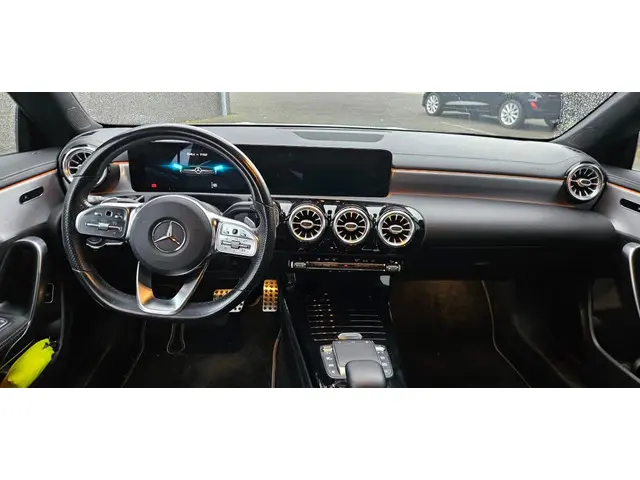 Mercedes-Benz CLA COUPE 180 Premium Plus 2020 Benzine 7