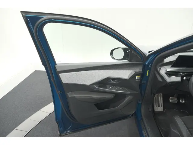 Peugeot 5008 1.2 Hybrid 136 GT 2024 Hybride Benzine 75