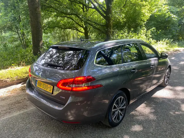 Peugeot 308 SW 1.2 PureTech Allure 2017 Benzine 9