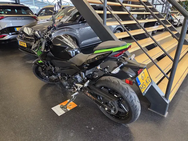 Kawasaki Z400 ABS 2023 Benzine 3