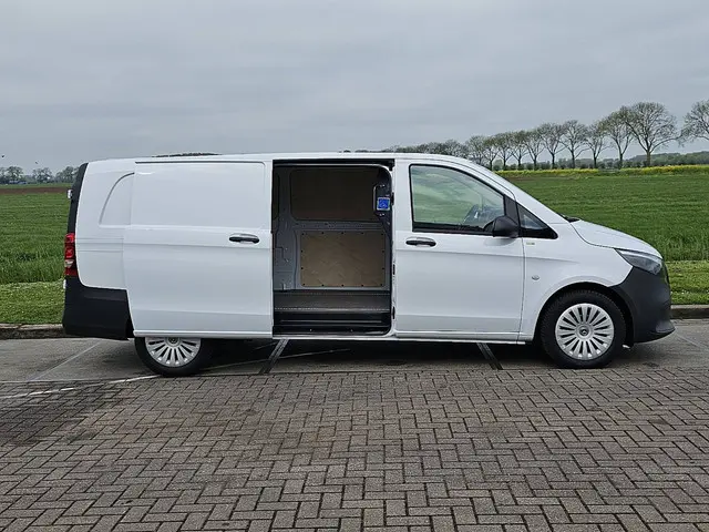 Mercedes-Benz Vito 116 2024 Diesel 13