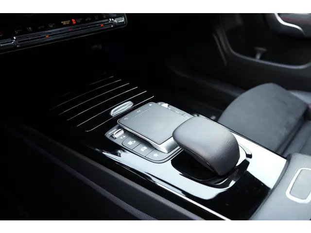 Mercedes-Benz CLA 250 e AMG 45S 2020 Hybride Benzine 24