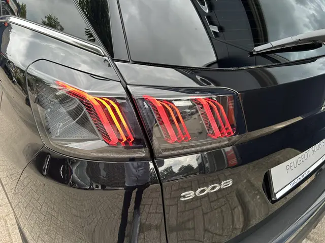 Peugeot 3008 1.6 HYbrid 225 GT 2023 Hybride Benzine 29