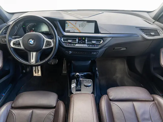 BMW 1 Serie 120i 2022 Benzine 7