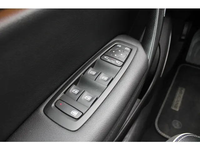 Renault Mégane Estate 1.3 TCe Bose 2020 Benzine 18