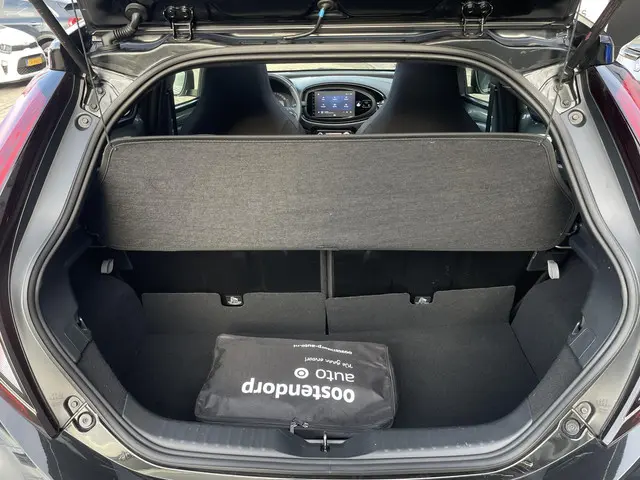 Toyota Aygo X 1.0 VVT-i MT Envy 2022 Benzine 10