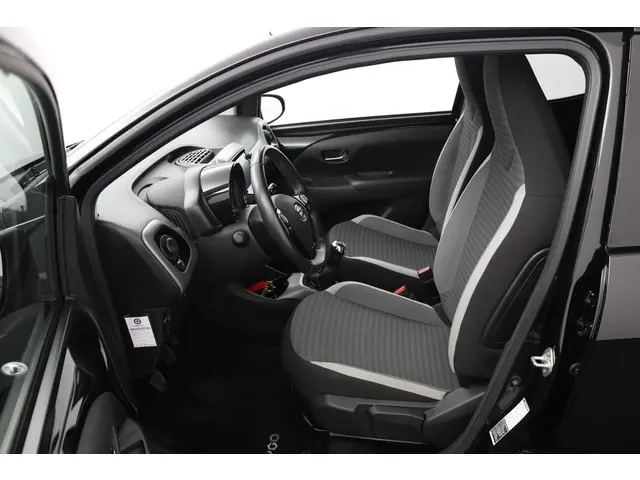 Toyota Aygo 1.0 VVT-i x-joy 2020 Benzine 17