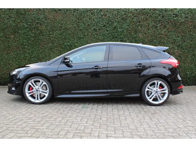Ford Focus 2.0 ST kleppenuitlaat 2017 Benzine 7