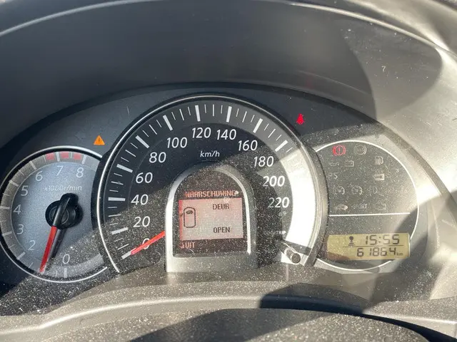 Nissan Micra 1.2 Connect Edition 2015 Benzine 12