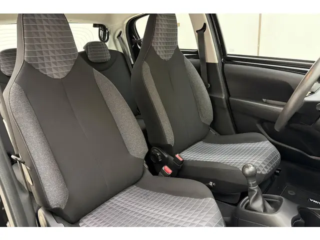 Peugeot 108 1.0 e-VTi Active 2021 Benzine 10