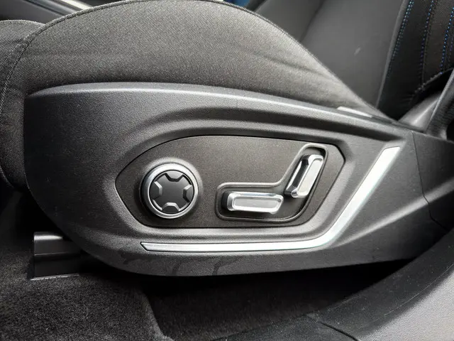 Lynk & Co 01 1.5 2022 Hybride Benzine 23