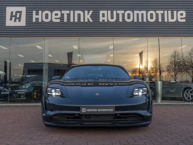 Porsche Taycan Performance 84 kWh 2023 Elektrisch 8