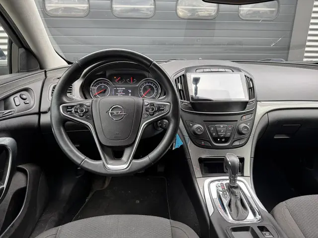 Opel Insignia 1.6 T Edition 2013 Benzine 19