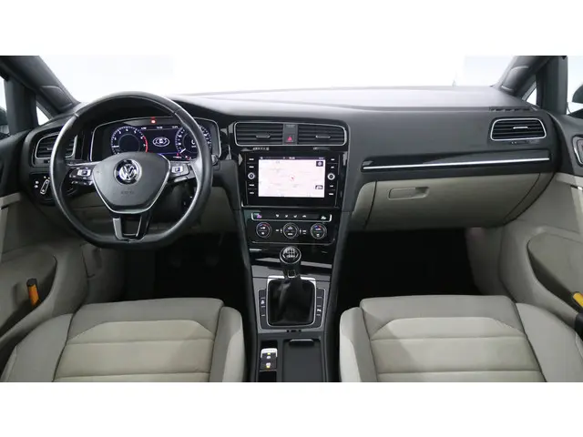 Volkswagen Golf 1.0 TSI 110pk Highline 2017 Benzine 36