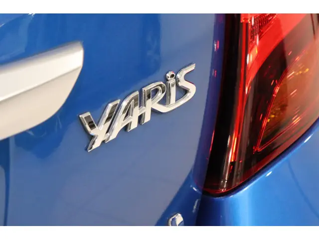 Toyota Yaris 1.5 Hybrid Trend, 2016 Hybride Benzine 18