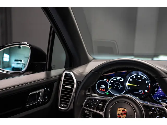 Porsche Cayenne 3.0 E-Hybrid 2021 Hybride Benzine 45