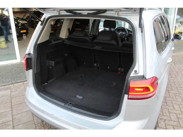 Volkswagen Touran 1.2 TSI Highline 7p 2016 Benzine 27
