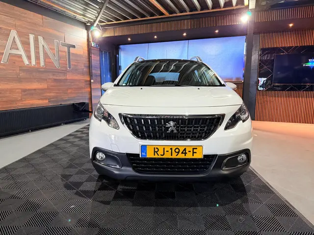 Peugeot 2008 |1.2 PureTech Blue Lion | Pano | 2017 Benzine 7