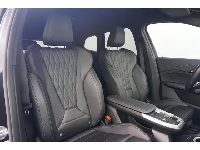 BMW X1 xDrive30e 2022 Hybride Benzine 8