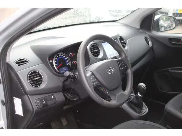 Hyundai i10 1.0i Comfort//Navi//Cruise!! 2020 Benzine 4