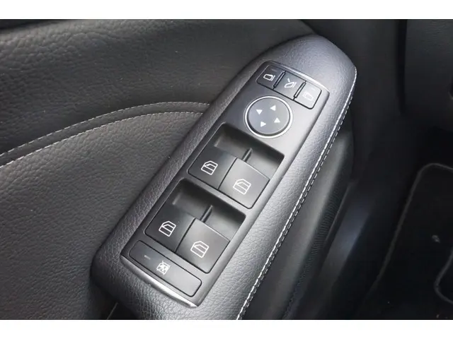 Mercedes-Benz B-Klasse 200 AUT7 Prestige 2013 Benzine 25