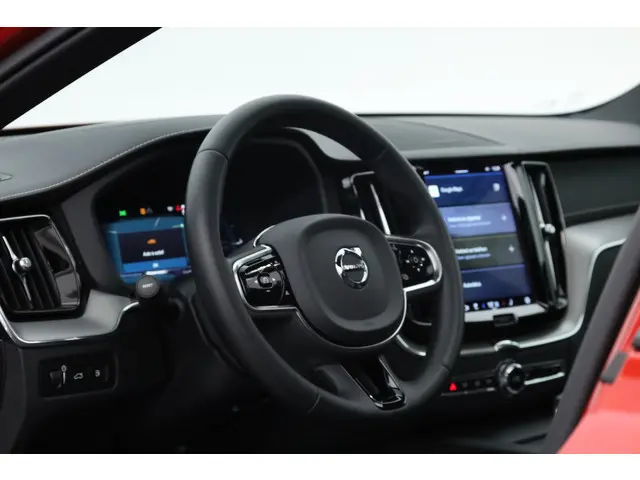 Volvo XC60 T8 Recharge R-Design 2022 Hybride Benzine 4