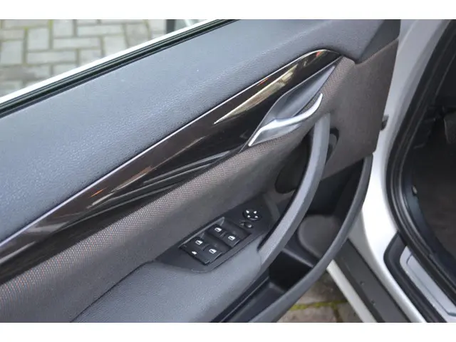 BMW X1 SDrive20i Business Super Nieuwstaat 2014 Benzine 9