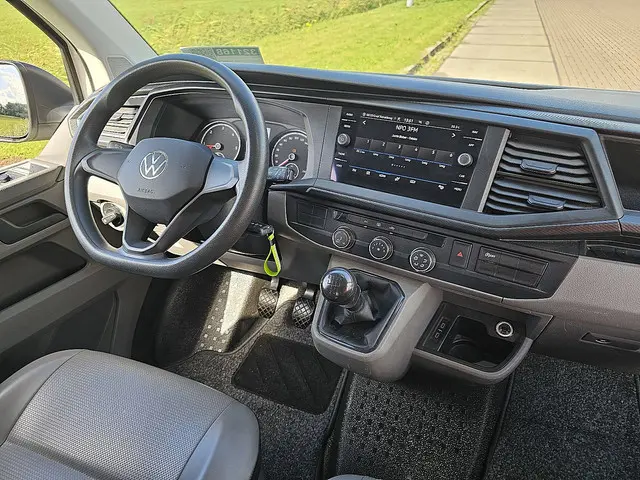 Volkswagen Transporter 2.0 TDI 2021 Diesel 8