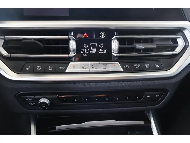 BMW 3 Serie Touring 320e 2022 Hybride Benzine 21