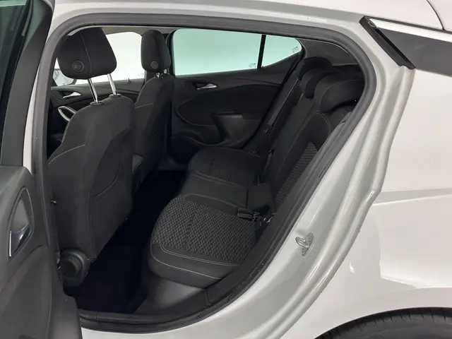 Opel Astra 1.6 CDTI Online Edition 2017 Diesel 9