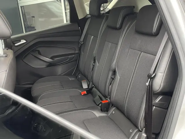 Ford C-MAX 1.5 Titanium 2016 Benzine 13