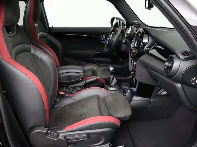 MINI Cooper S 2.0 2018 Benzine 27