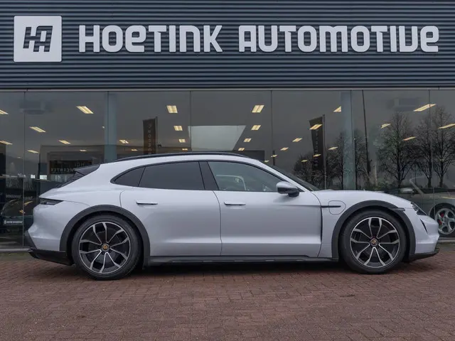 Porsche Taycan Cross Turismo 4S 93 kWh 2022 Elektrisch 11