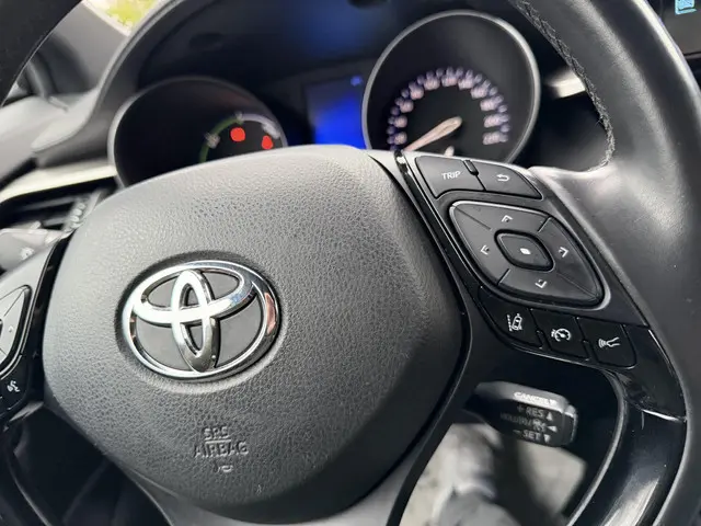 Toyota C-HR 1.8 Hybrid Dynamic 2019 Hybride Benzine 18