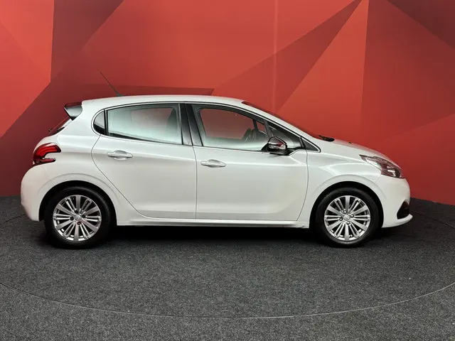 Peugeot 208 1.2 PureTech Allure 2019 Benzine 16