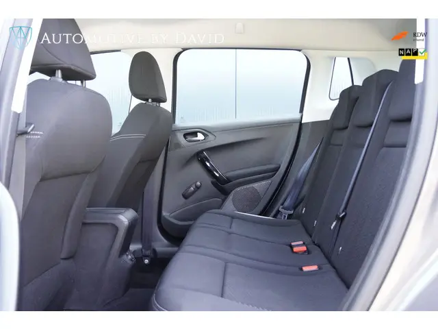 Peugeot 2008 1.2 VTi 82 pk ACTIVE 2014 Benzine 29