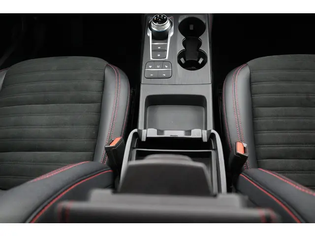 Ford Kuga 2.5 PHEV ST-Line 2021 Hybride Benzine 40