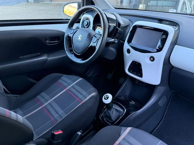 Peugeot 108 1.0 e-VTi Première 2014 Benzine 8