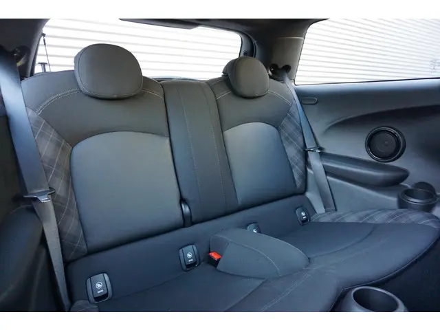 MINI 3-Deurs Cooper C 2019 Benzine 9