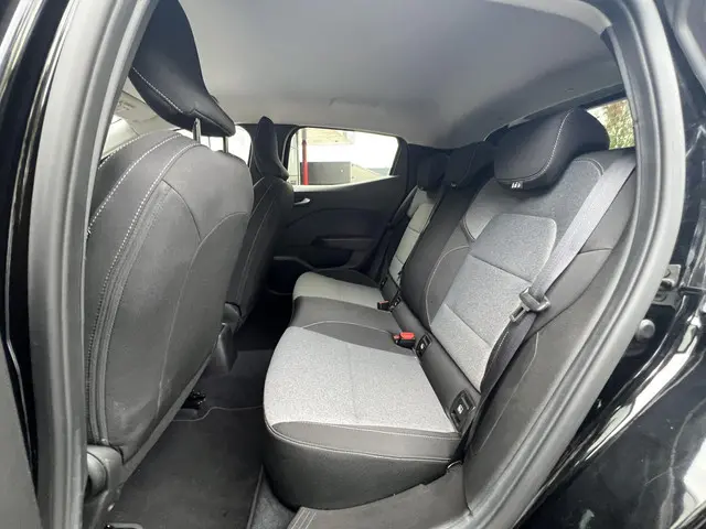 Mitsubishi Colt 1.0T MT Intense 2024 Benzine 8