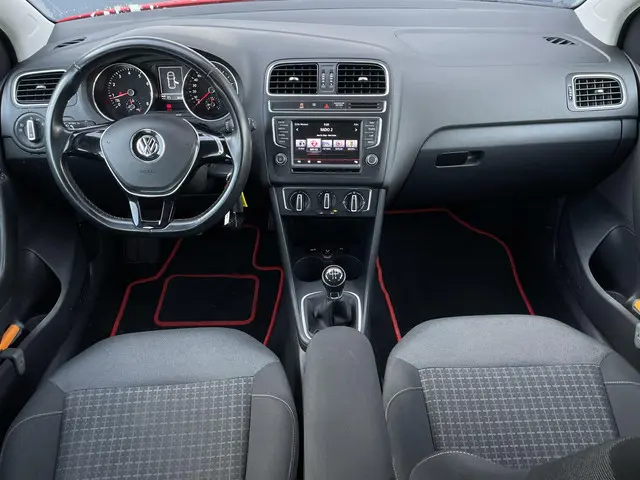 Volkswagen Polo 1.2 TSI Comfortline 2015 Benzine 12