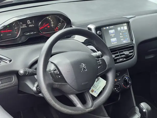 Peugeot 208 1.2 VTi Active 2014 Benzine 3
