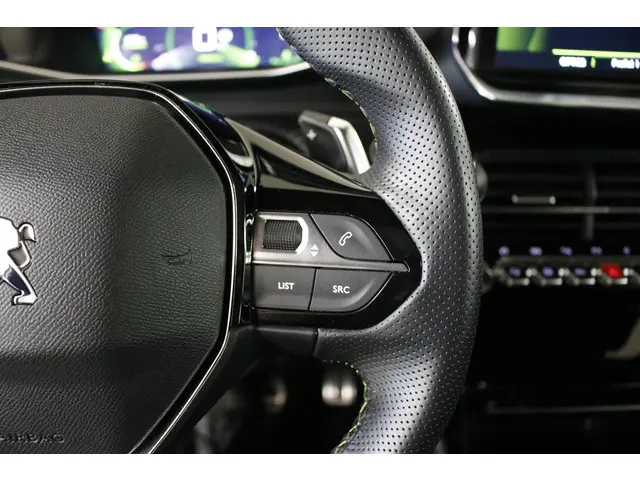 Peugeot 208 1.2 PureTech GT Pack 130 PK. 2021 Benzine 17