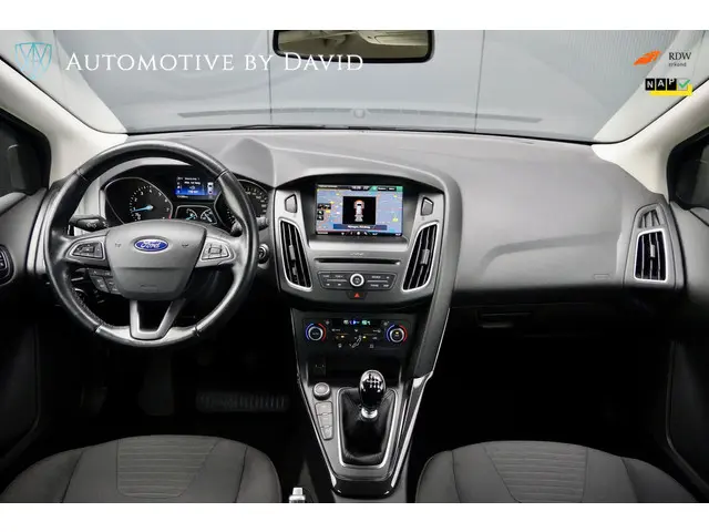 Ford Focus Wagon 1.0 126 pk TITANIUM EDITION 2015 Benzine 9