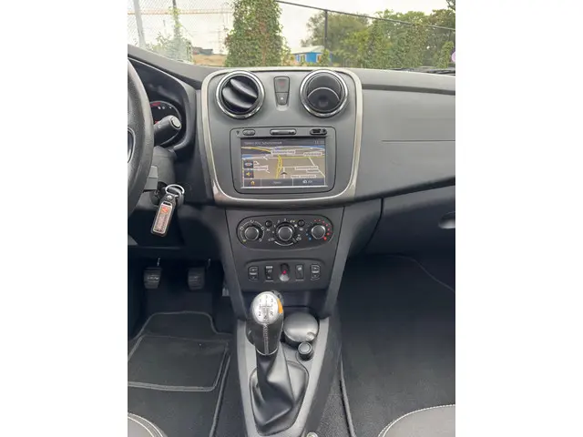 Dacia Logan MCV 0.9 TCe Prestige 2014 Benzine 6