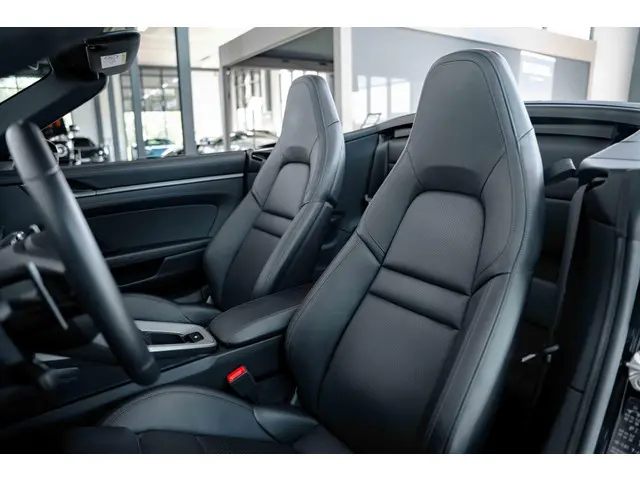 Porsche 911 Carrera 4S Cabriolet 2020 Benzine 25