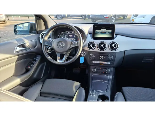 Mercedes-Benz B-Klasse 180 Business 2016 Benzine 9