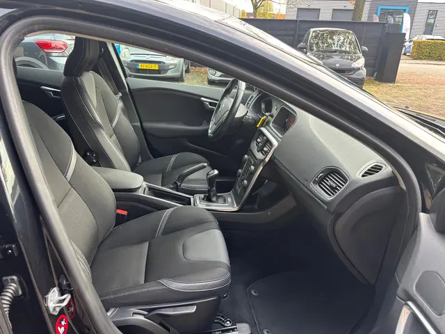 Volvo V40 1.6 T2 Momentum 2015 Benzine 5