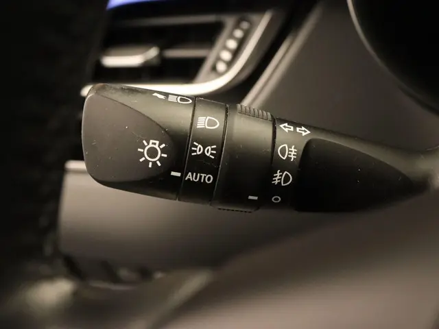 Toyota C-HR 2.0 Hybrid Bi-Tone 2020 Hybride Benzine 27