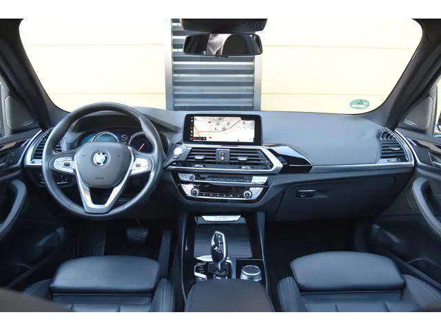 BMW X3 xDrive20i High Executive 2018 Benzine 3
